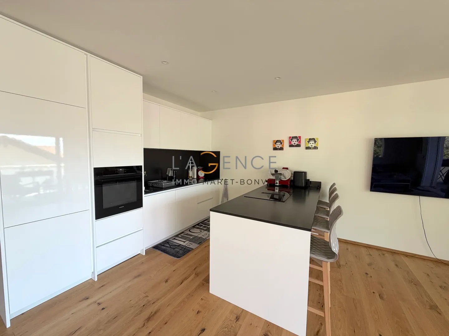 Appartement moderne avec grande terrasse - Photo 5 sur 10