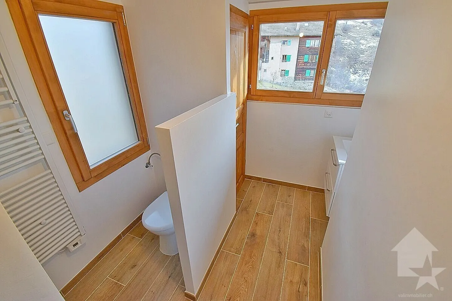 Magnifique appartement de 3.5 pièces complètement rénové en 2024 - Photo 10 of 11