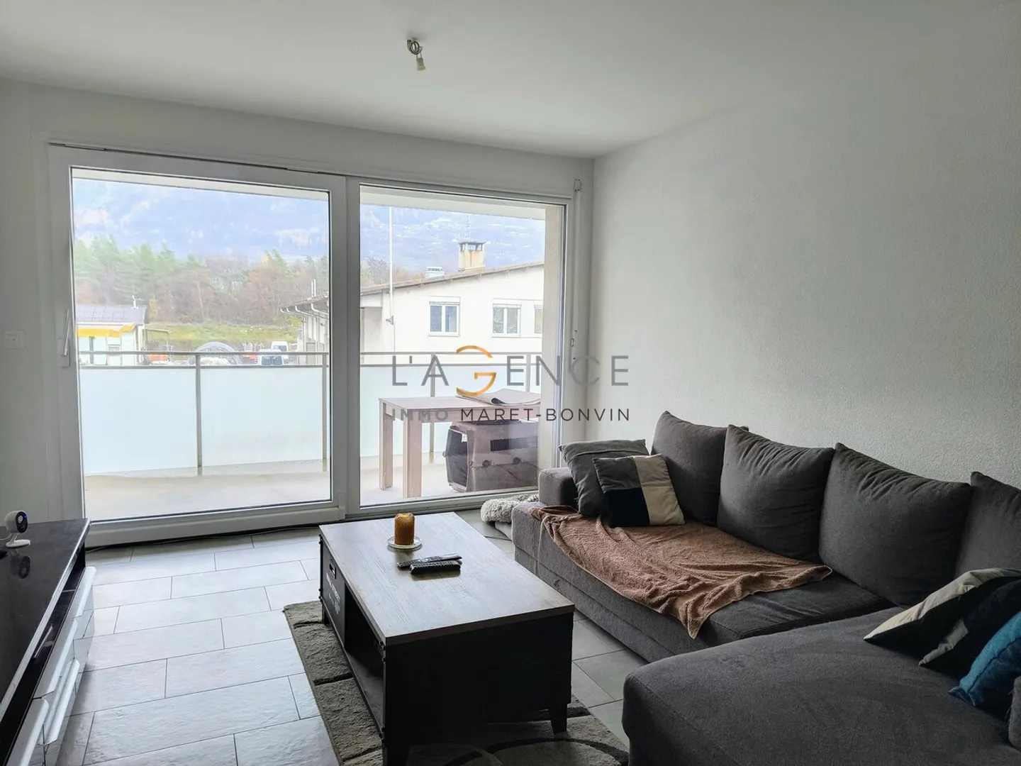 Appartement moderne de 2.5 pièces - Photo 2 sur 5