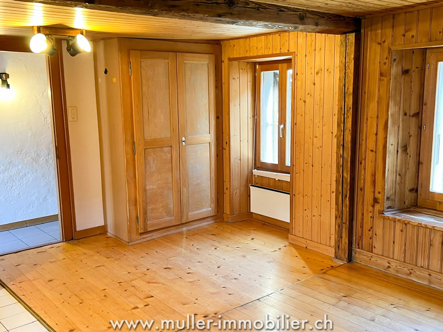 Authentic village house with workshop in the heart of the village - Photo 5 of 13