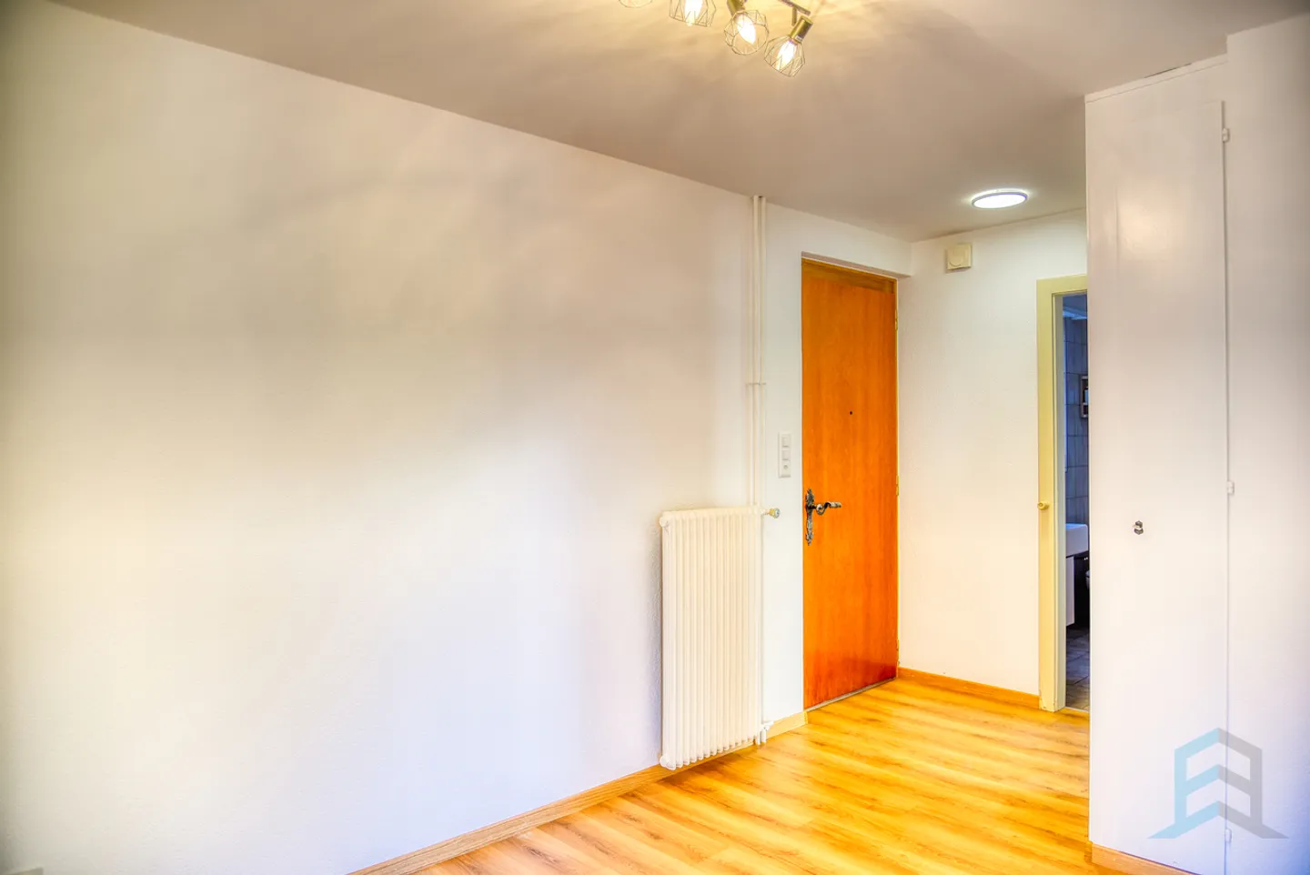 Zu vermieten Charmante 3 ½-Zimmer-Wohnung mit Balkon und Garage-Box - Foto 10 von 12