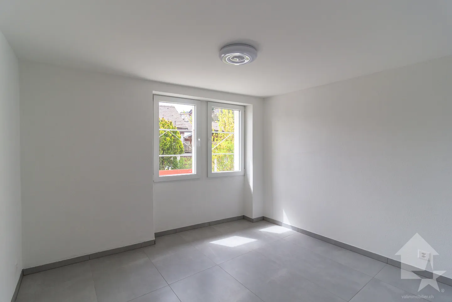 Fully renovated building in 2026 with a rental yield of 4.3% - Photo 7 of 13