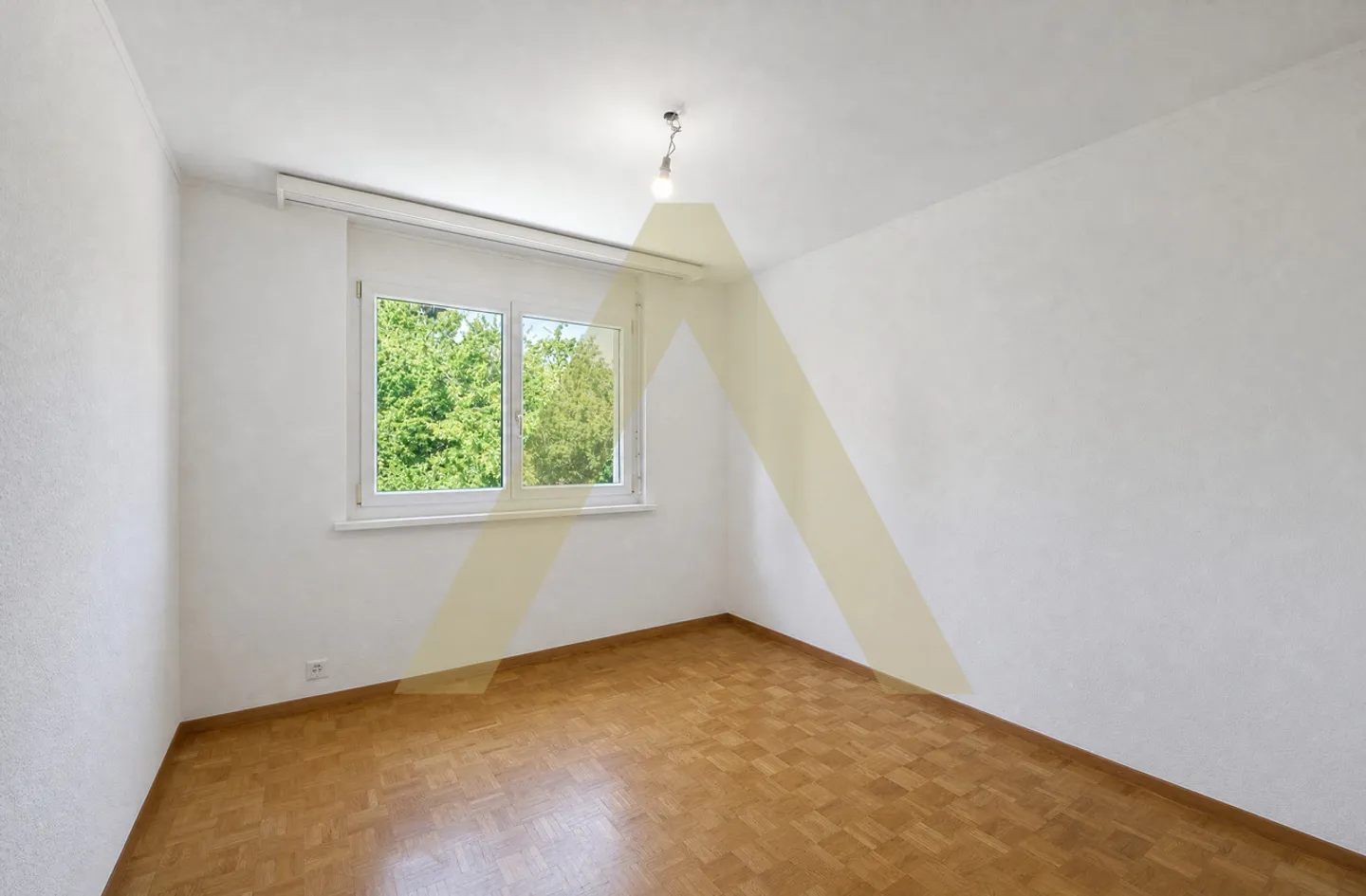 EPALINGES - EIN FAMILIENHAUS IM HERZEN DER NATUR - Foto 12 von 13