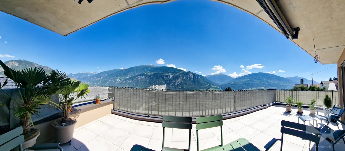 Superb 4.5 rooms, large terrace, top view and sunlight, quiet - Photo 2 of 13