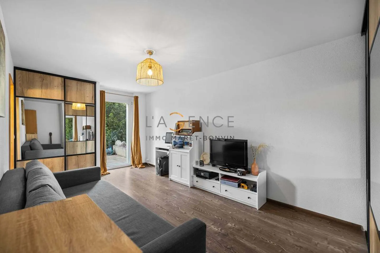 3.5 ROOM APARTMENT WITH WINTER GARDEN AND 80M2 LAWN - Photo 6 of 11