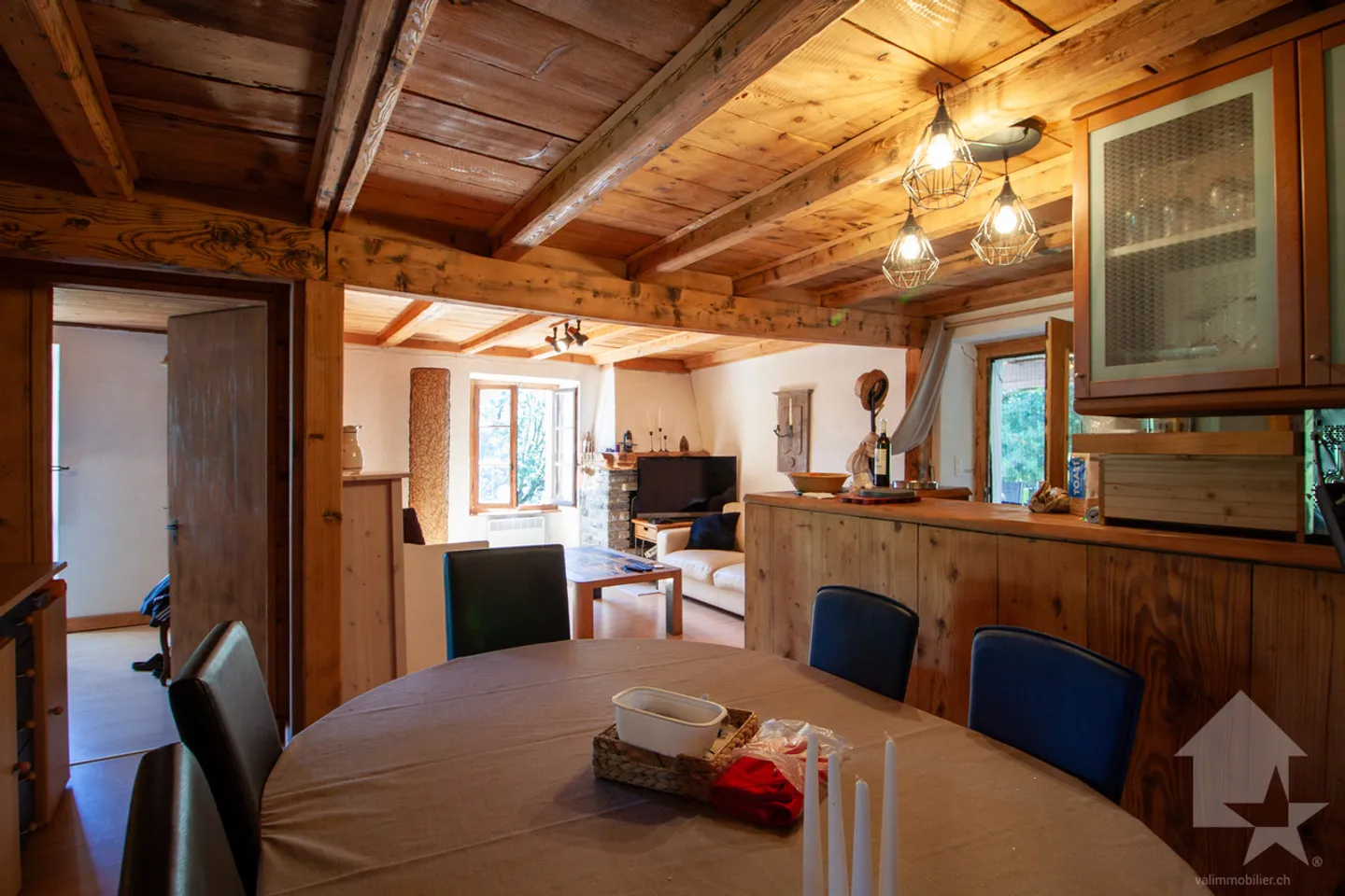 Apartment in a small chalet on the Mayens de Conthey - Photo 10 of 11