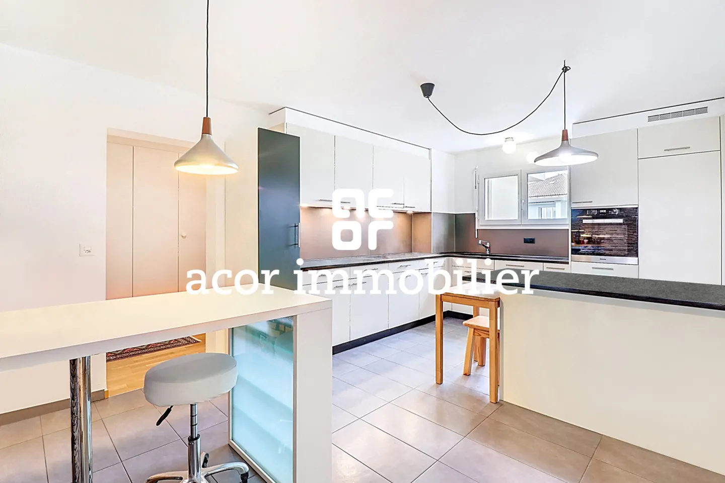 Lausanne - Spacieux 4.5 pièces avec deux balcons et vue lac - Foto 2 von 4