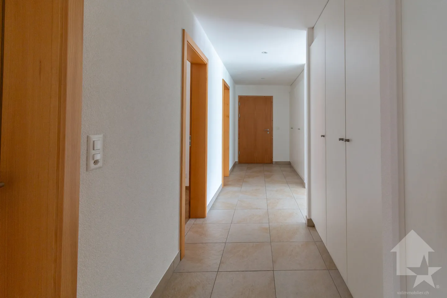 Spacieux appartement 4.5 pièces avec terrasse couverte de 34 m2 - Photo 11 sur 13