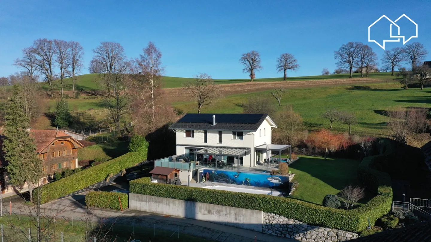 Wunderschönes Haus mit Studio auf einem 1400m² großen Grundstück - Foto 1 von 13