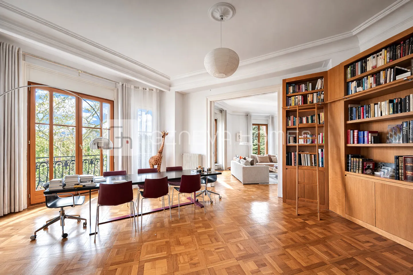 Appartement de Luxe dans Immeuble Historique - Photo 2 sur 3