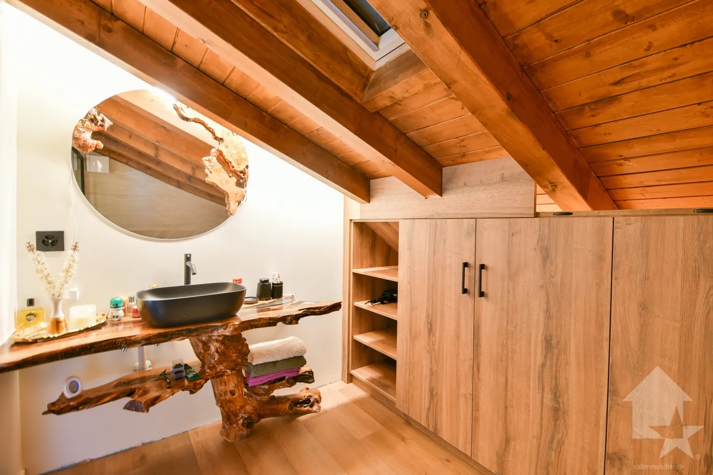 Magnifique chalet de caractère entièrement rénové - Photo 12 of 13