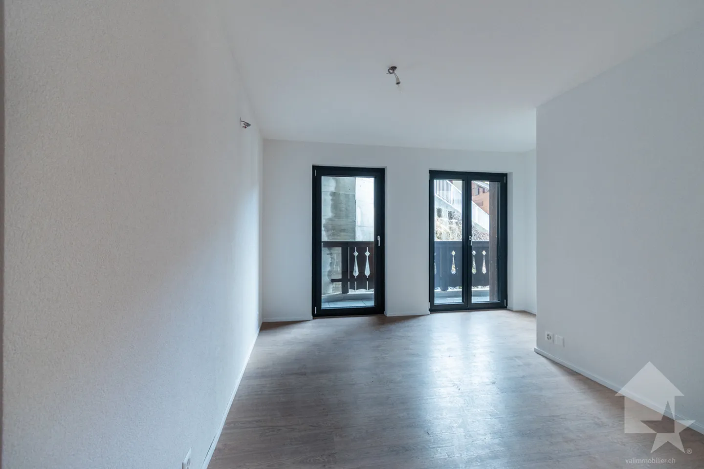 Val-d'Illiez, splendido duplex di 182 m2 con ufficio professionale - Foto 8 di 13