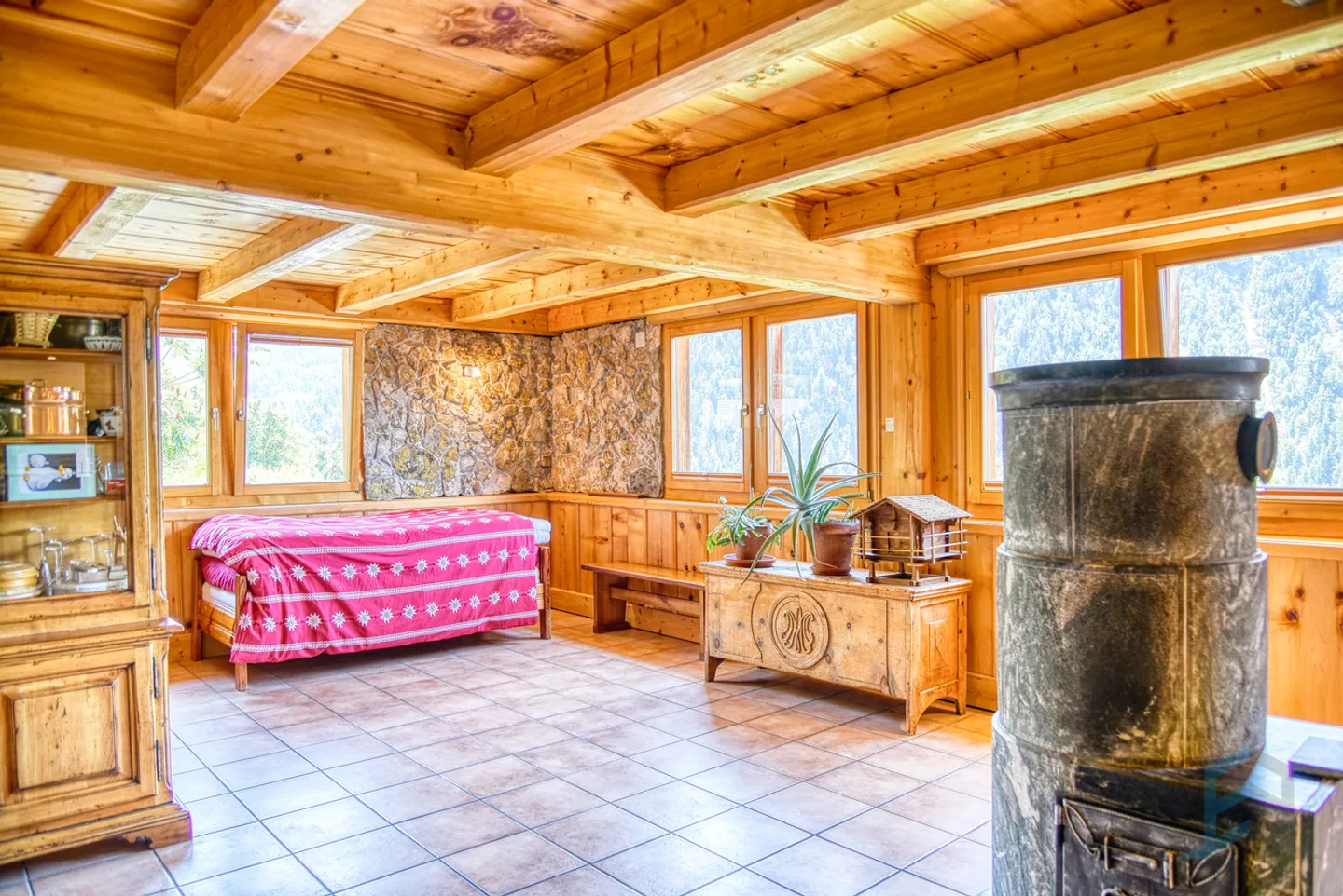 EXCLUSIF Beau chalet individuel de 264m² avec annexes - Foto 3 di 13