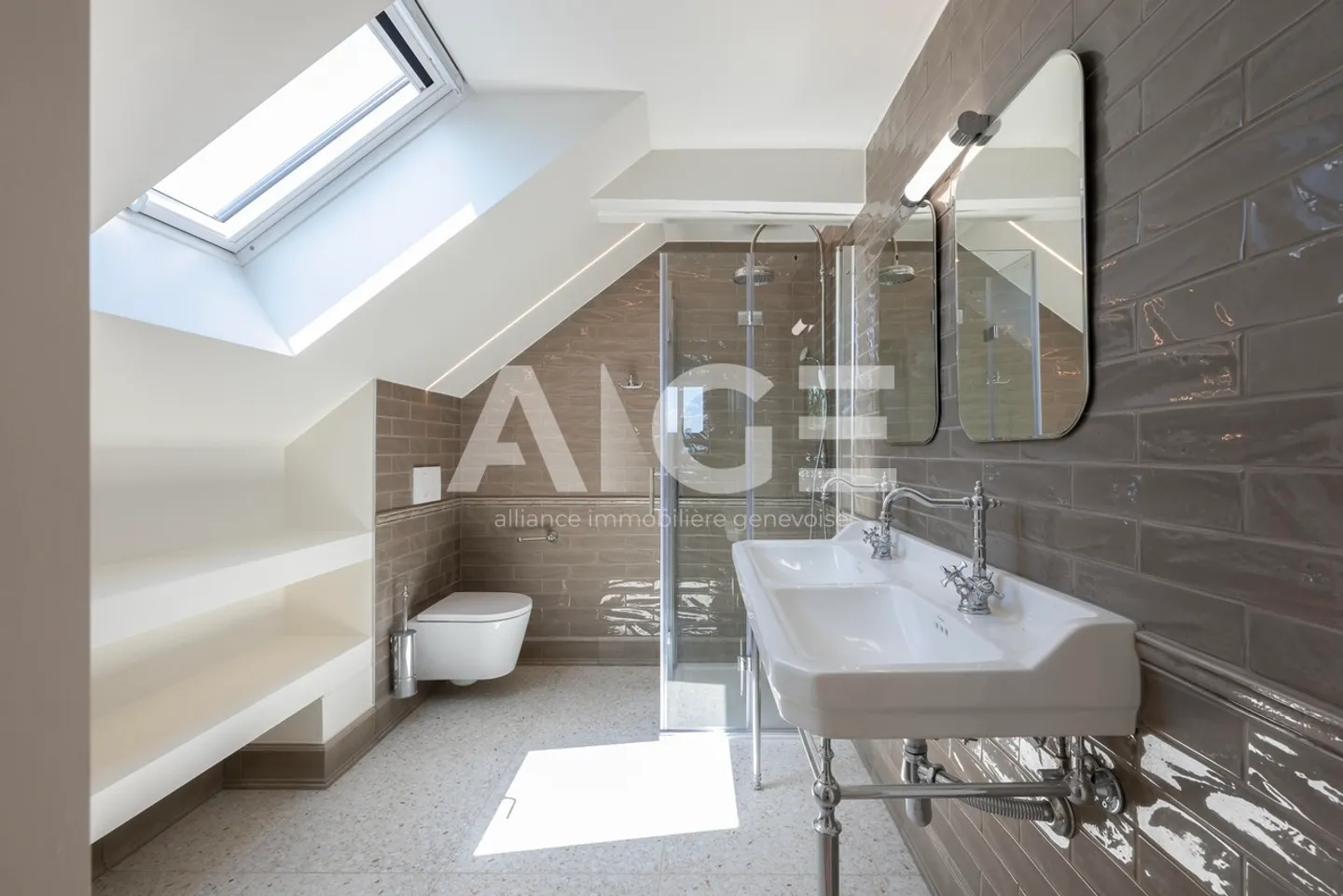 Magnificent character villa fully renovated - Photo 7 of 8