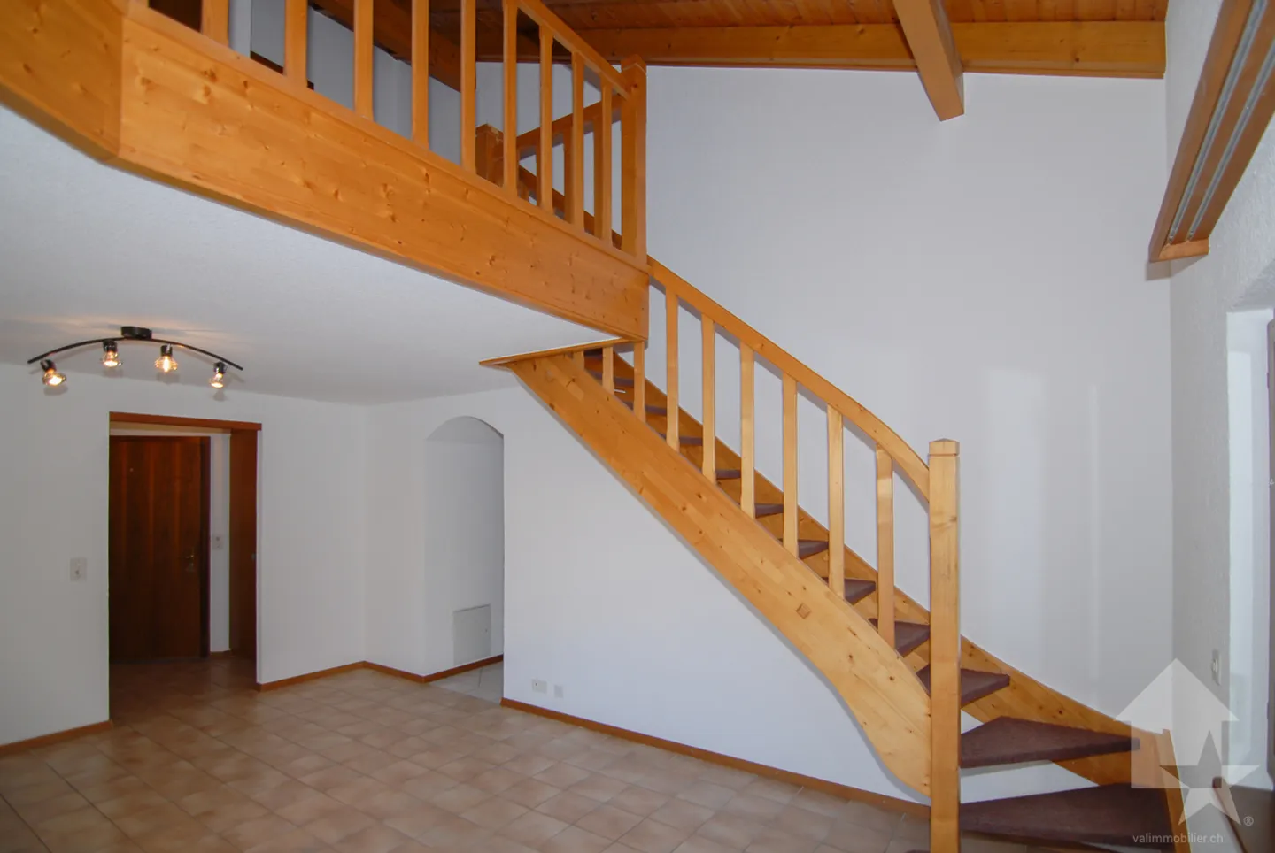 Spacious duplex apartment at the Bains de Saillon - Photo 8 of 13
