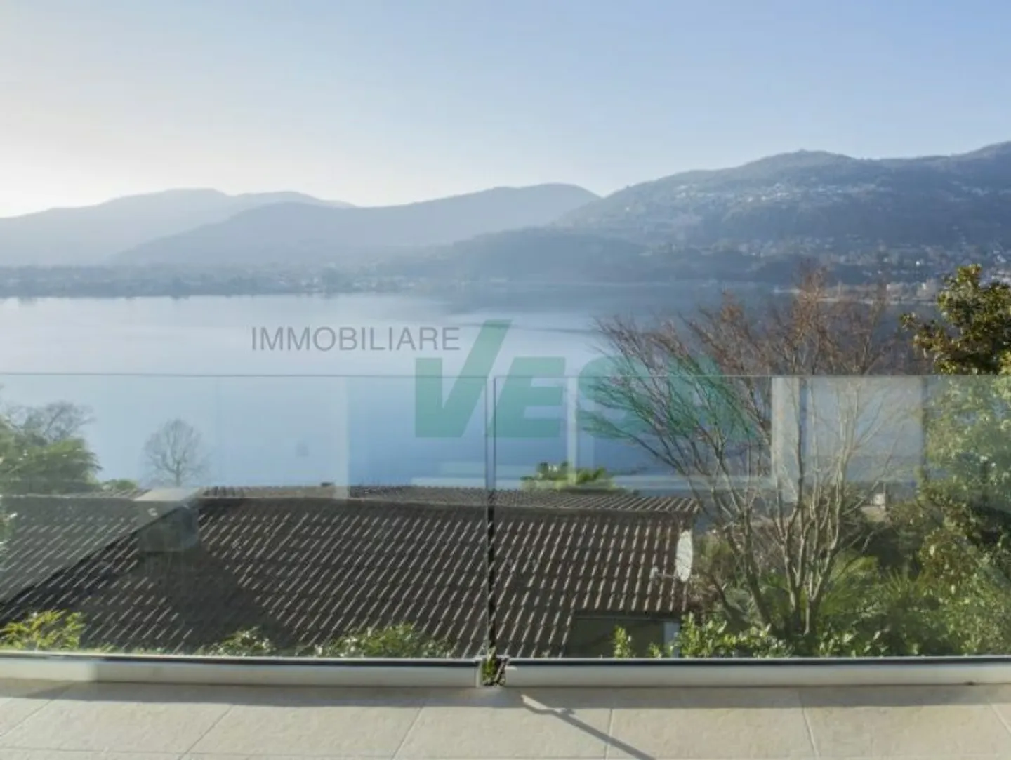 Appartement studio élégant avec vue magnifique sur le lac - Photo 5 sur 10