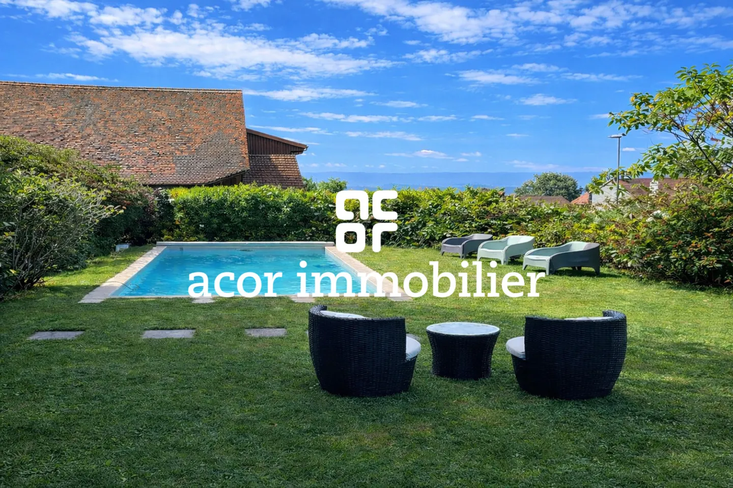 Maison familiale avec jardin - Photo 1 sur 13