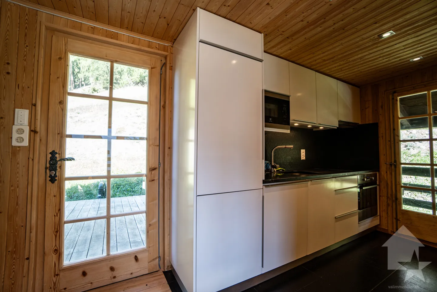 Charming chalet surrounded by nature with stunning views - Photo 7 of 13