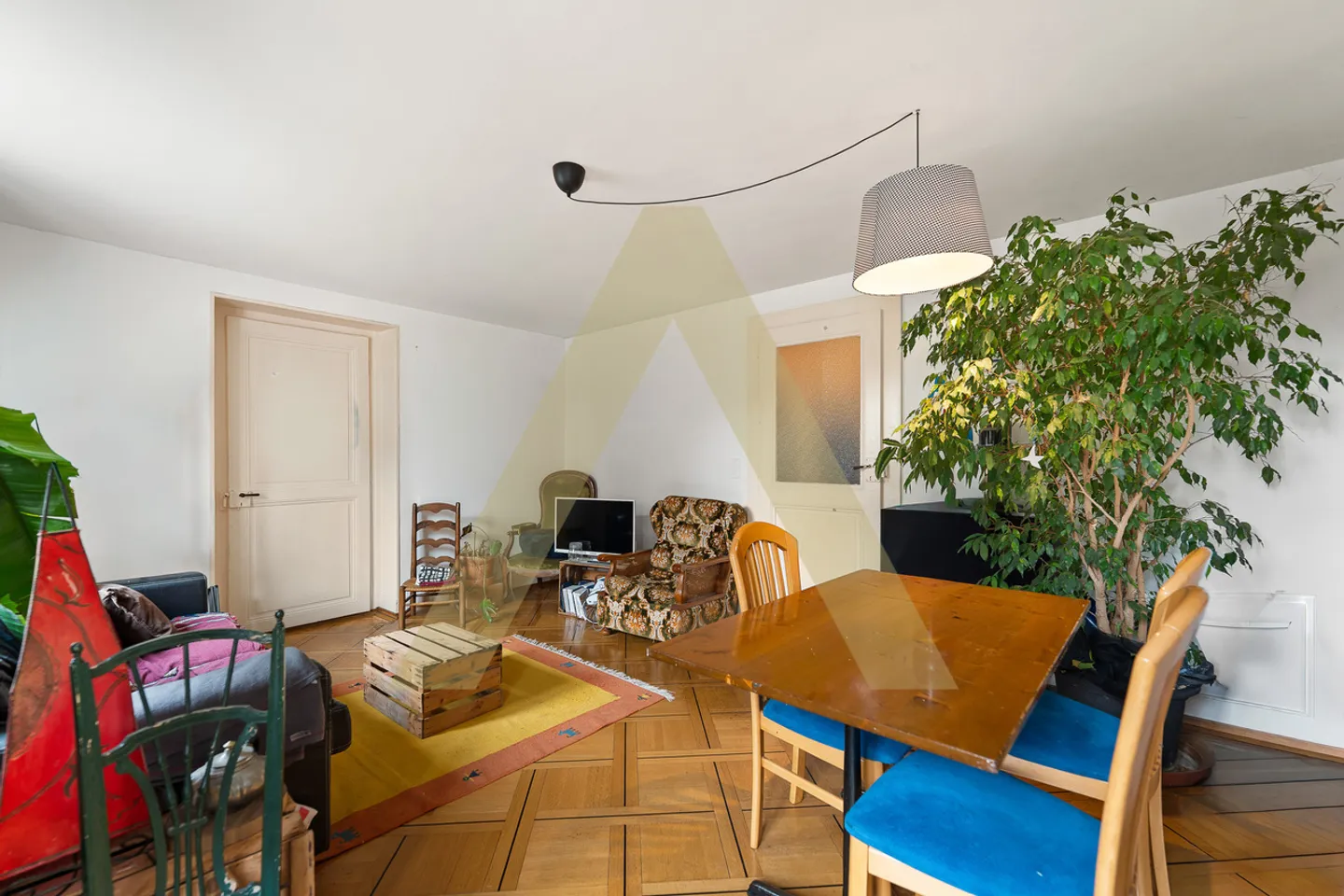 Maison de ville avec potentiel - Photo 3 sur 13