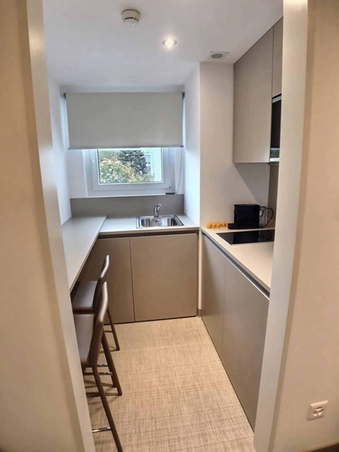 Furnished 2.5-room apartment facing EPFL. - Photo 9 of 13