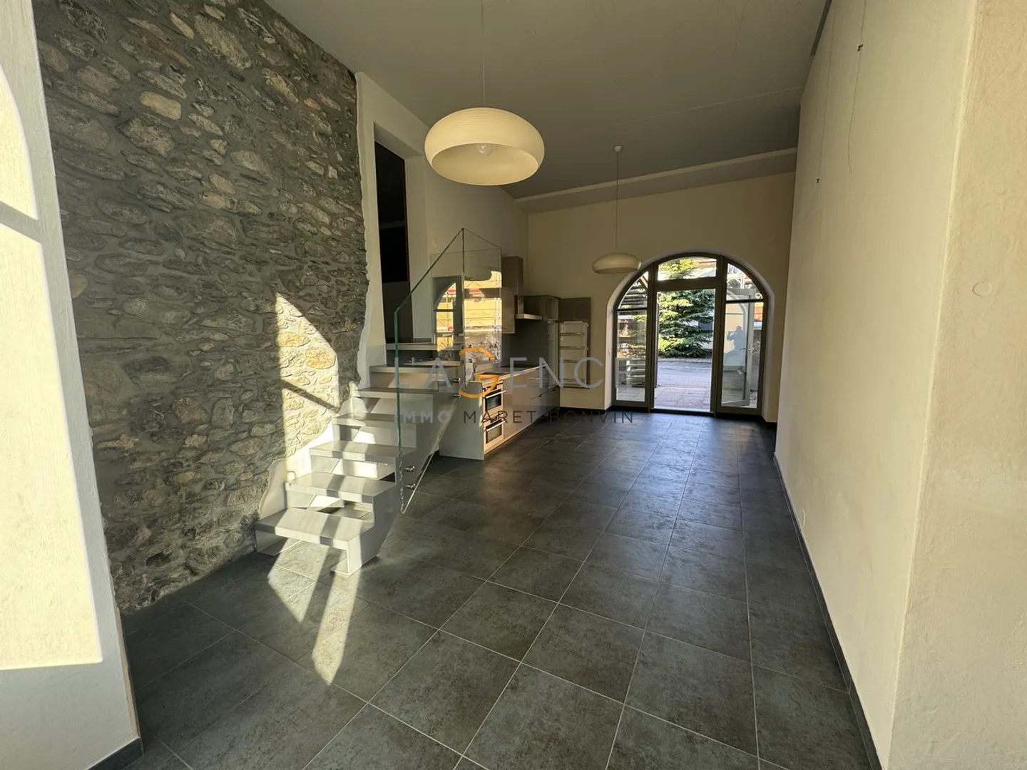 Charmant appartement 2.5 pièces - Photo 2 sur 13