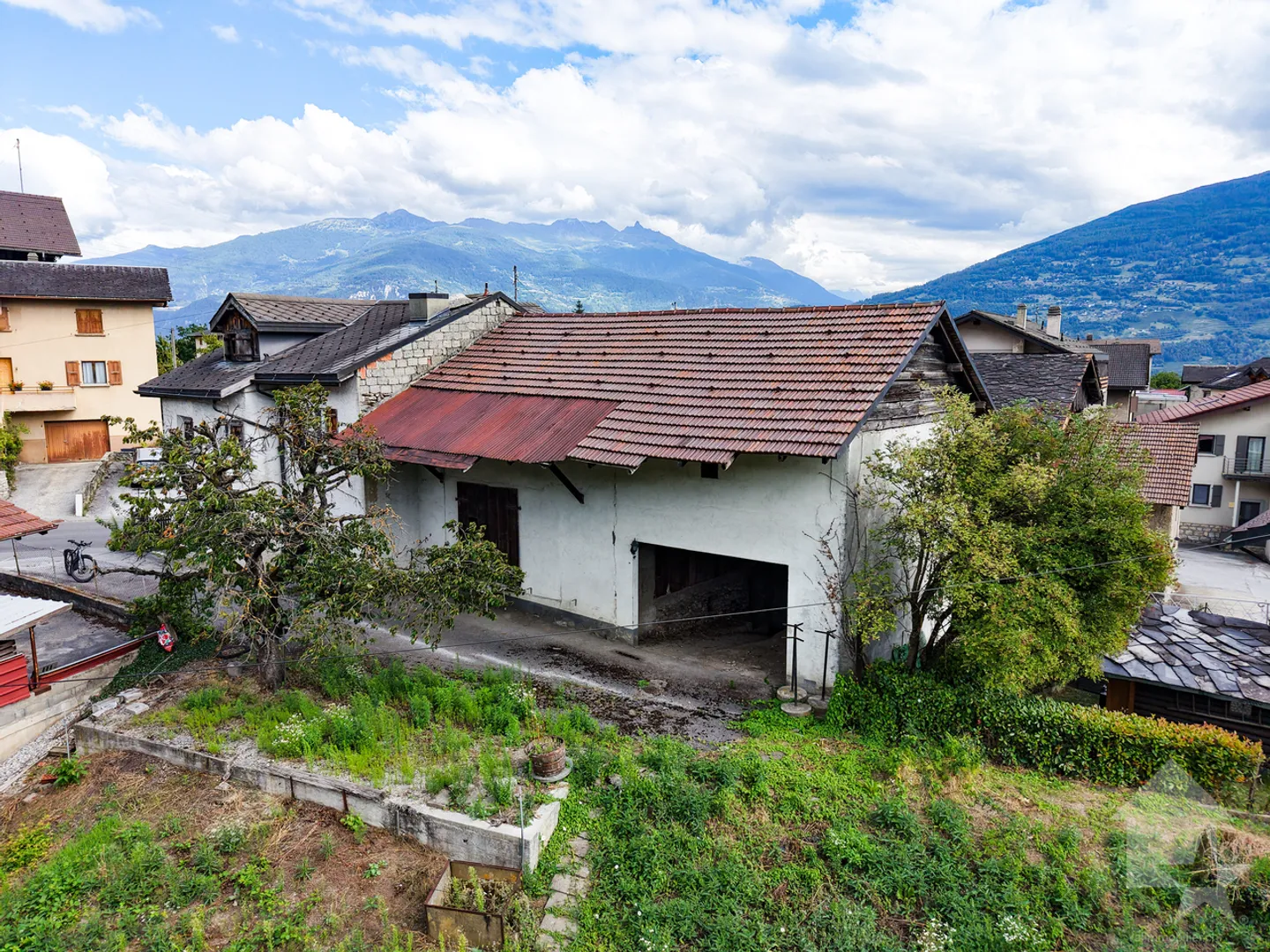 Maison villageoise avec grange - Photo 6 sur 13