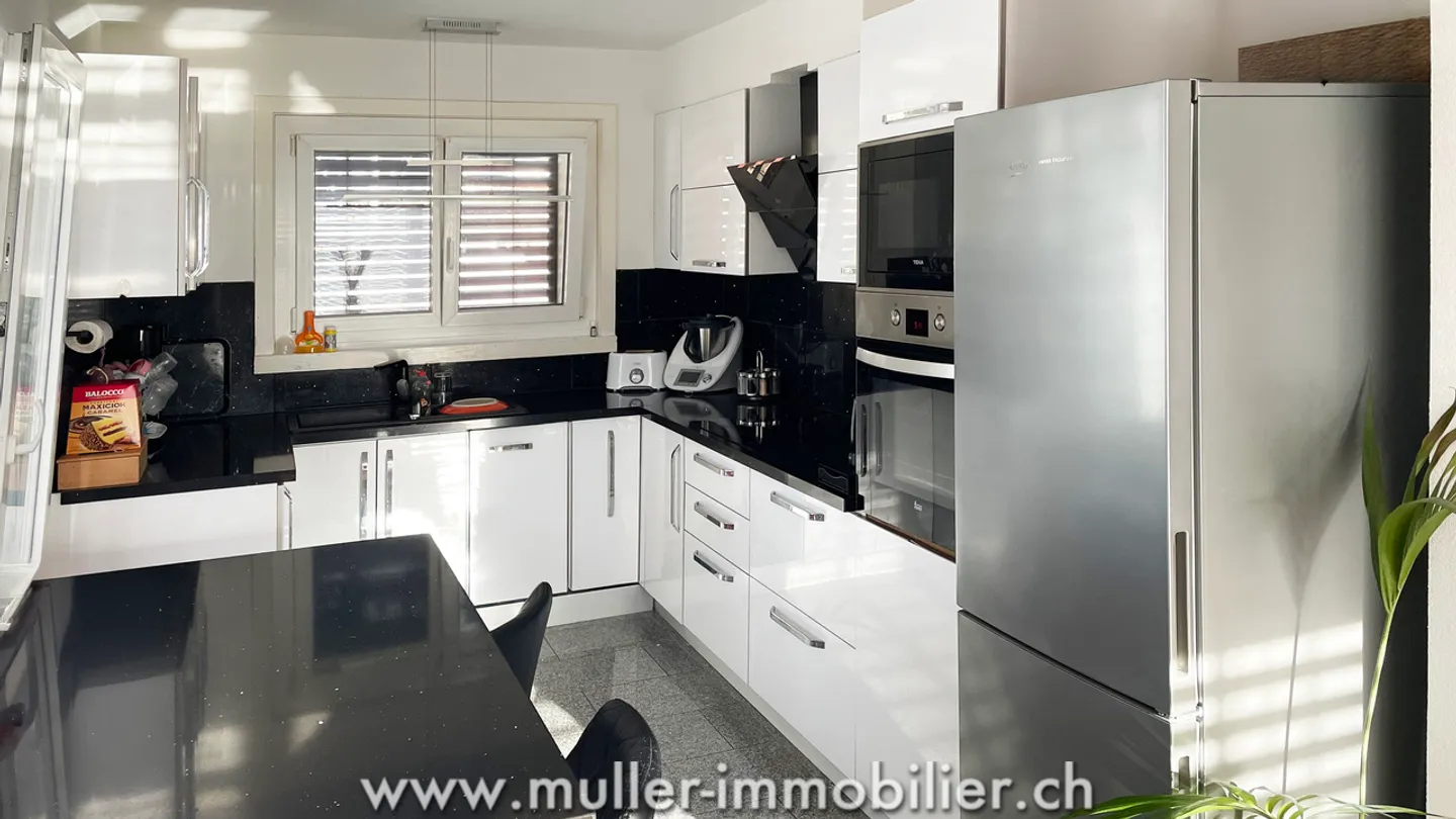 Beautiful villa with two apartments in Belfaux - Photo 6 of 13