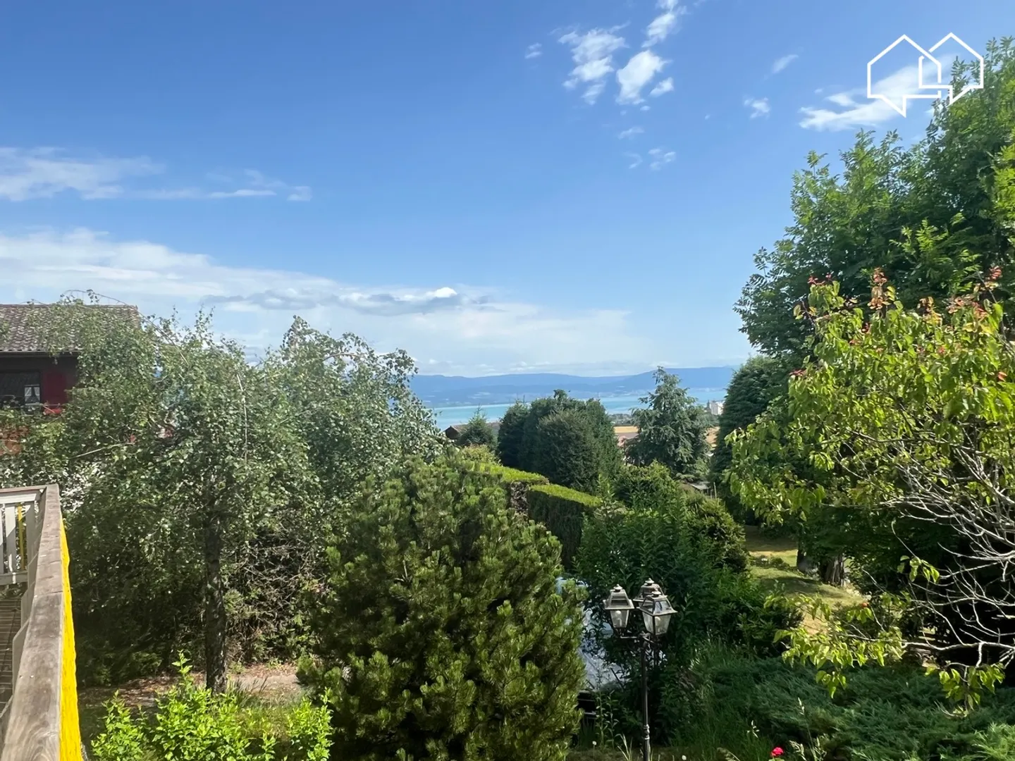 Chalet de 4.5pces sur un terrain de 776m² - Photo 2 sur 4