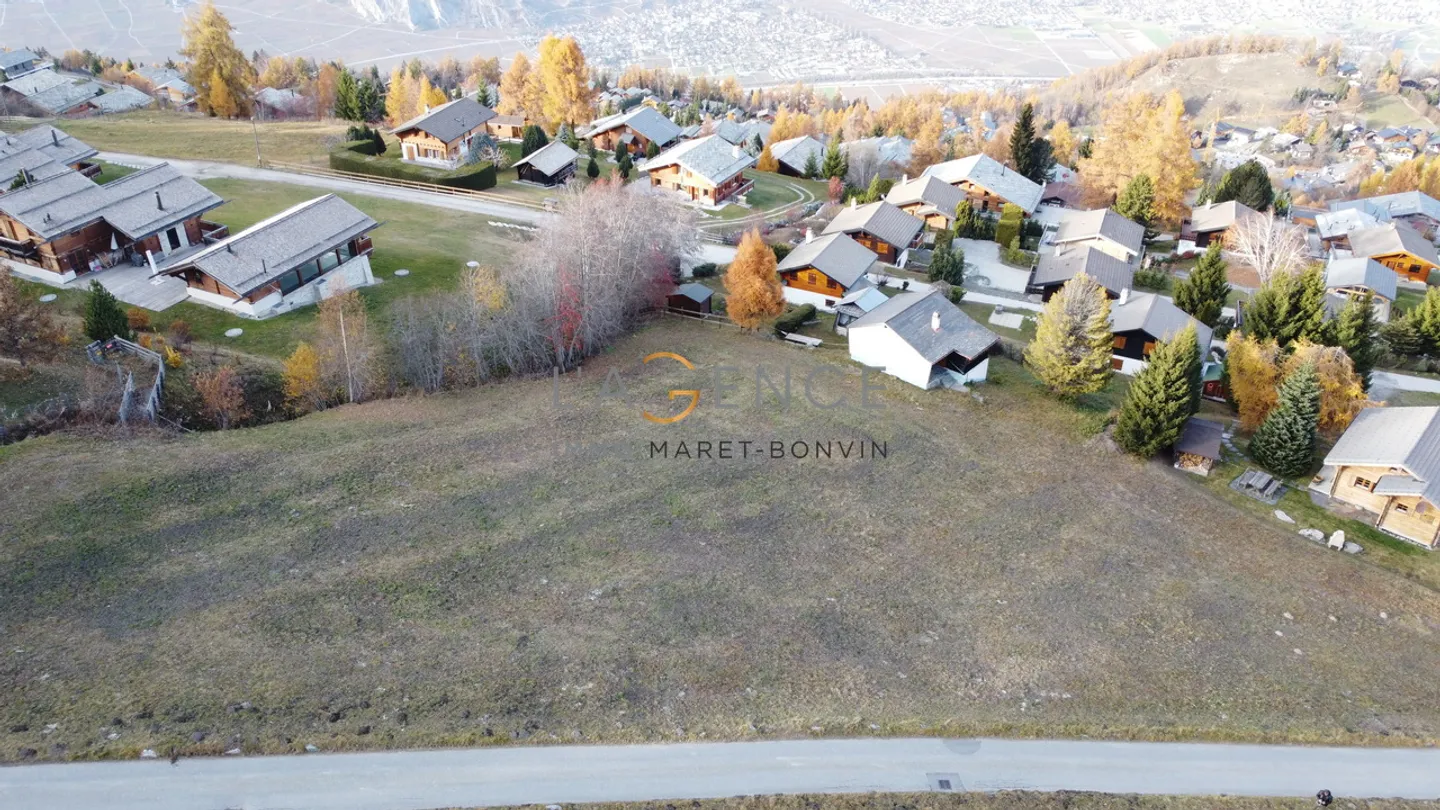HAUTE NENDAZ - TERRENO EDIFICABILE DI 5'469 M2 - Foto 3 di 7