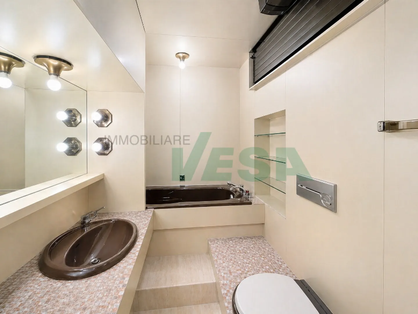 Villa confortable de plain-pied avec un grand beau jardin et une piscine - Photo 8 sur 13