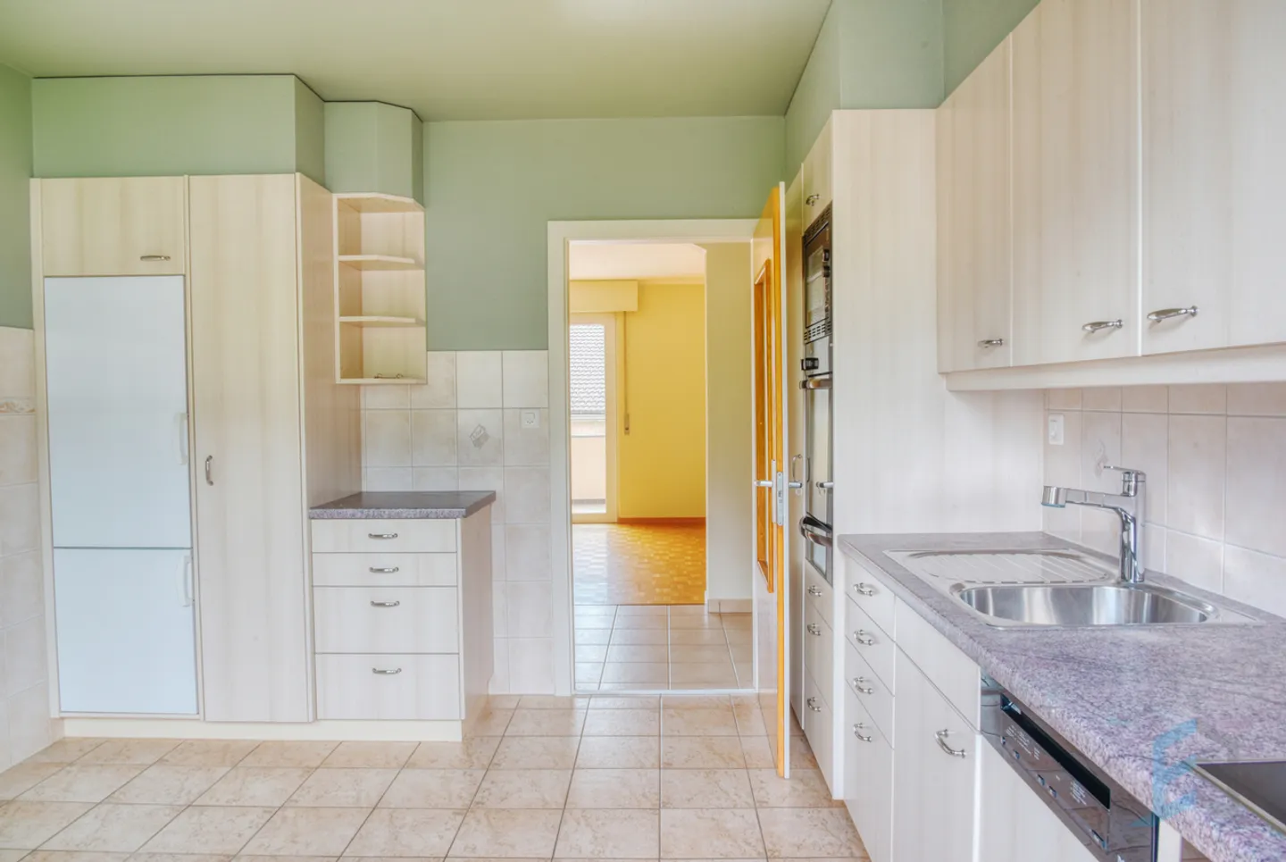 A LOUER Bel appartement de 4 ½ pièces au Sud de la ville de Sierre - Photo 3 sur 12