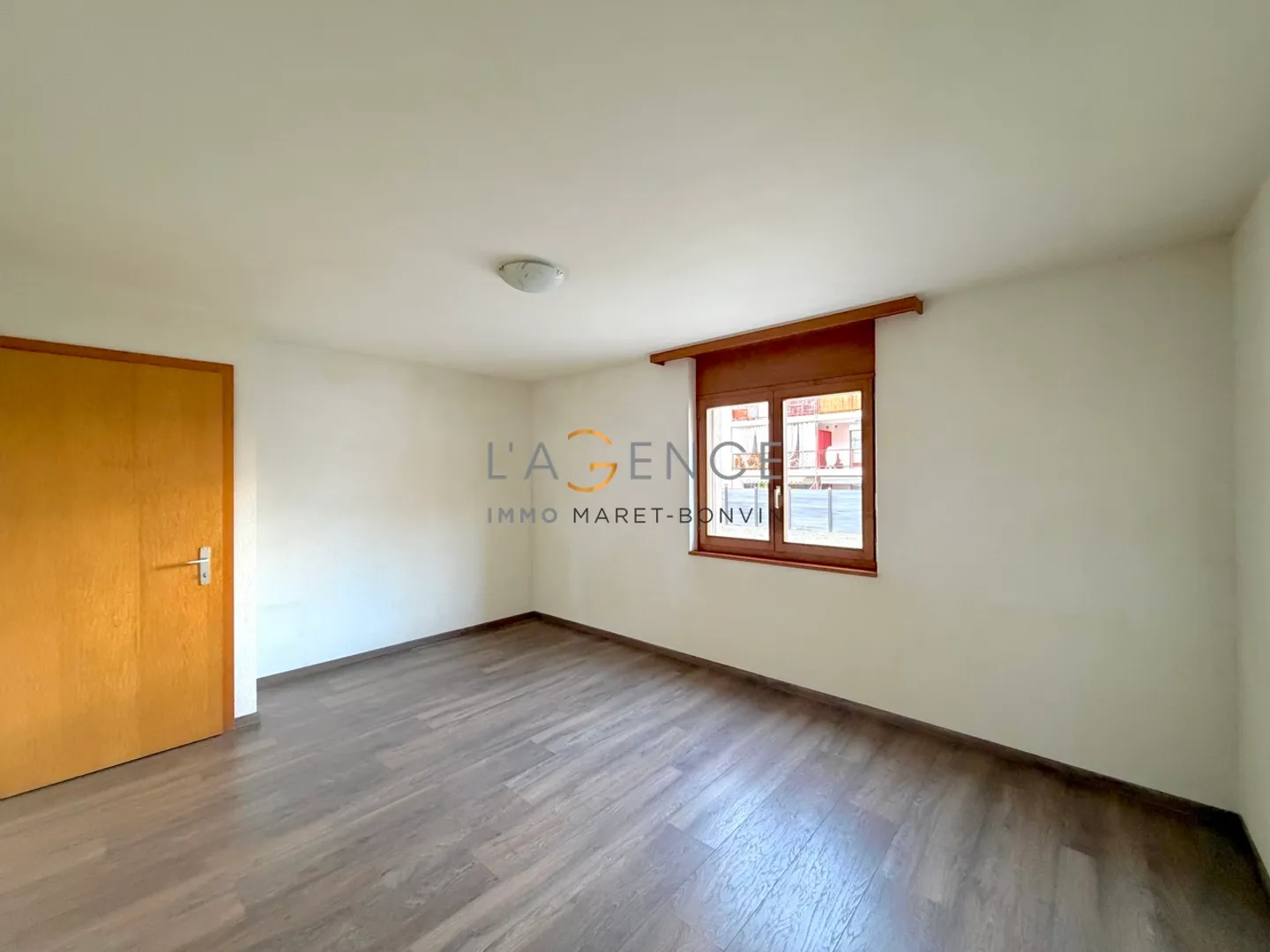 APPARTEMENT DE 3,5 PCES AVEC TERRASSE DE 40 M2 - Photo 4 sur 8