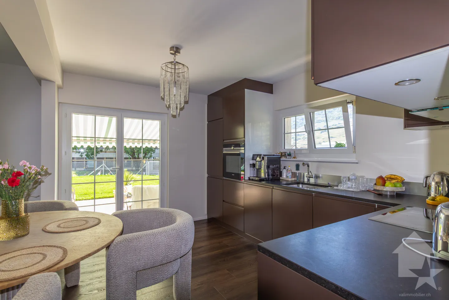 Wunderschöne 6,5-Zimmer-Villa mit Studio und großem Garten - Foto 7 von 13