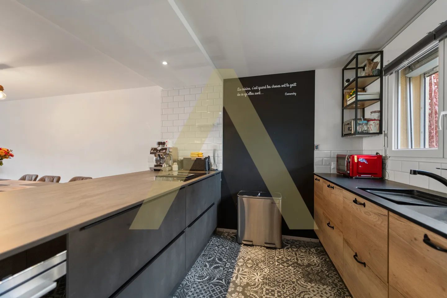 Spaziosa villa familiare con doppia terrazza-giardino - Foto 4 di 12