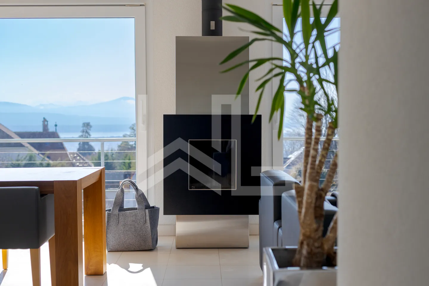 Außergewöhnliche zeitgenössische Villa mit spektakulärem Panorama über den See - Foto 7 von 13