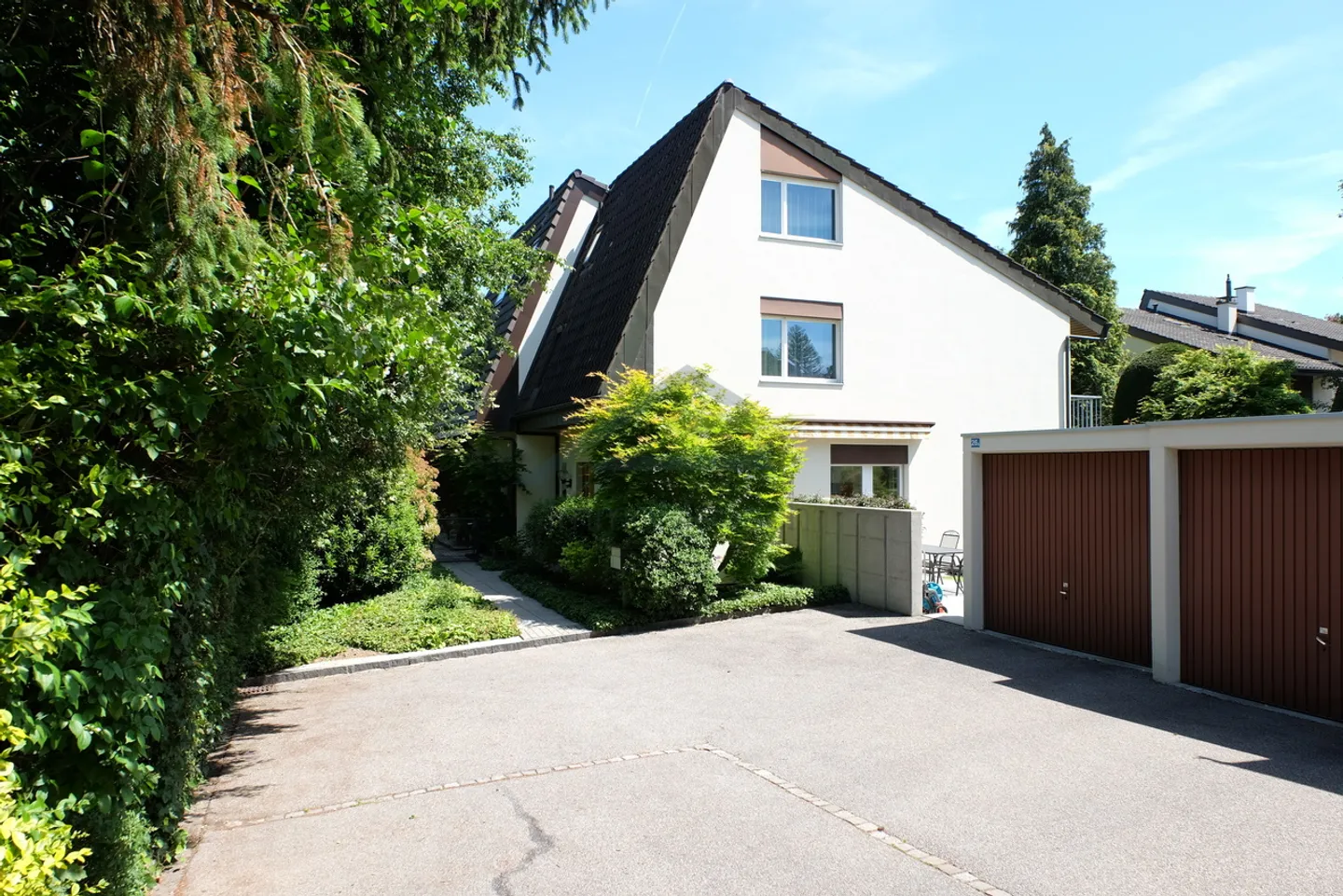 optimal gelegenes DEFH mit 5.5-Zimmer, Garten, Hobbyraum und Garage - Foto 1 di 11