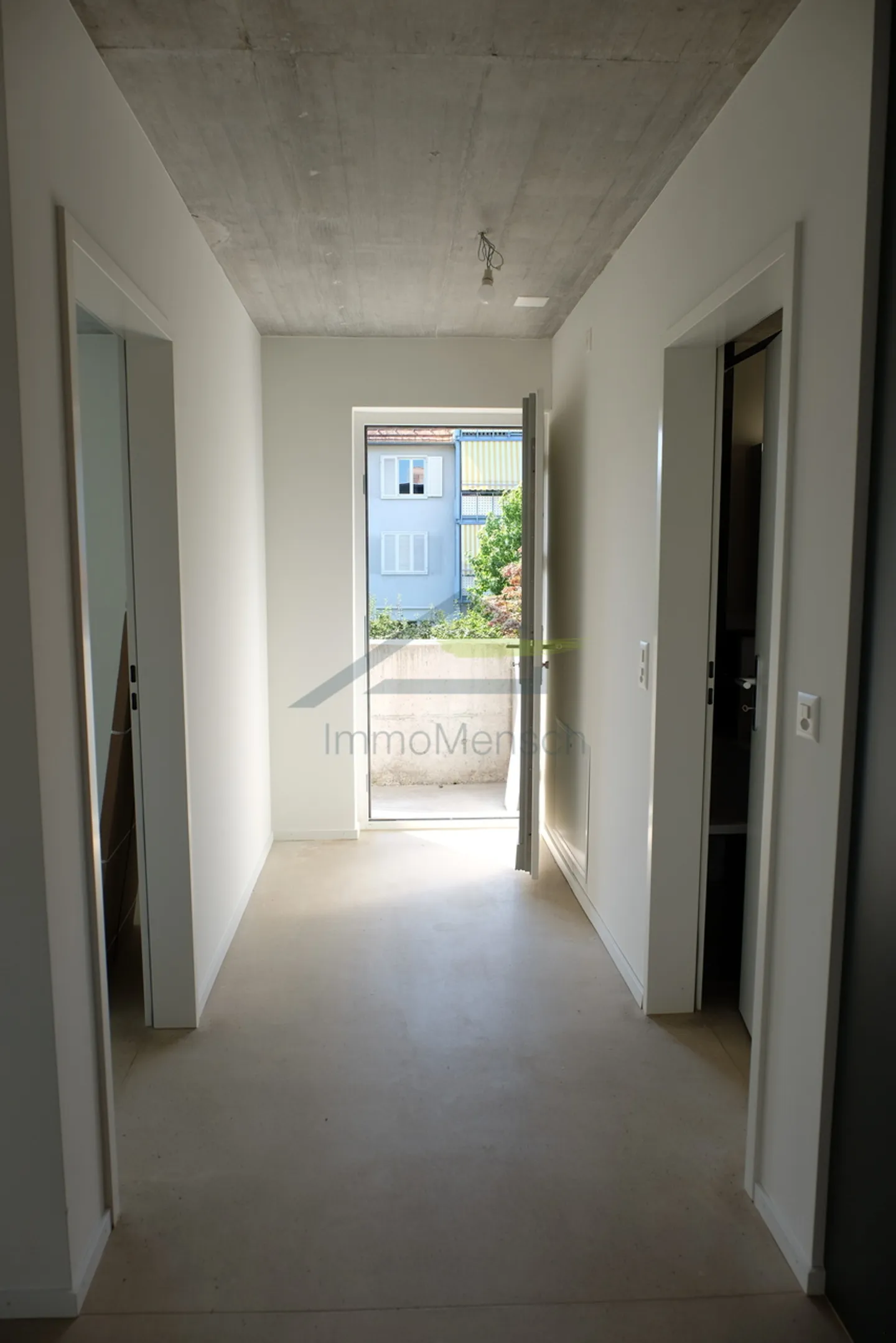 Appartement 2,5 pièces idéalement situé et moderne ! - Photo 6 sur 13