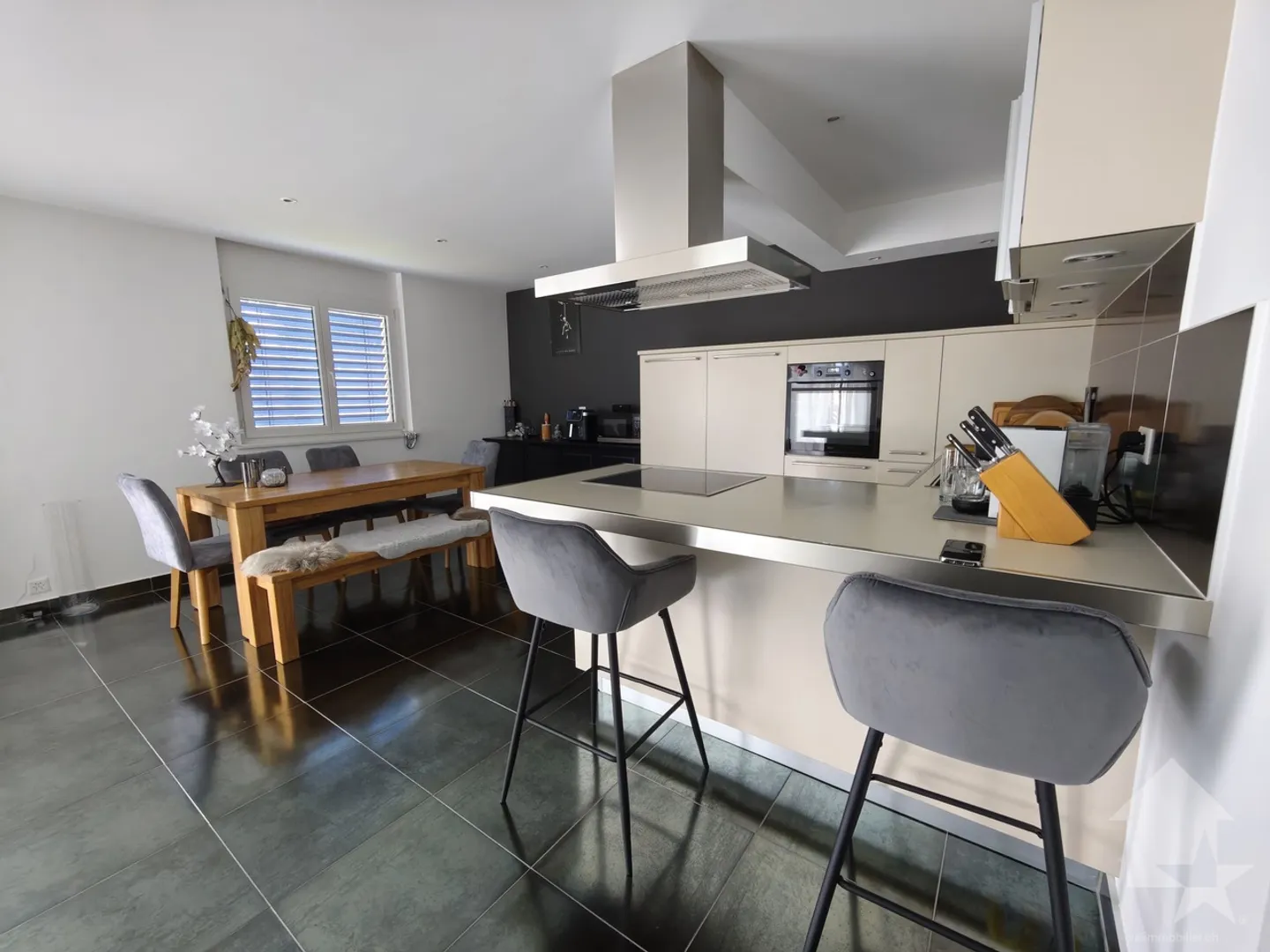 Monthey, superbe Wohnung mit 5,5 Zimmern - Foto 1 von 11