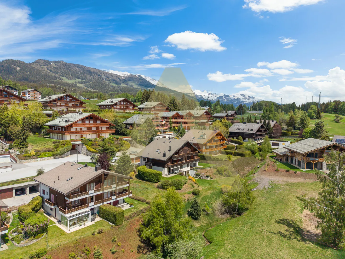 Alpine elegance a stone's throw from the Ballesteros Golf Course - Photo 12 of 13