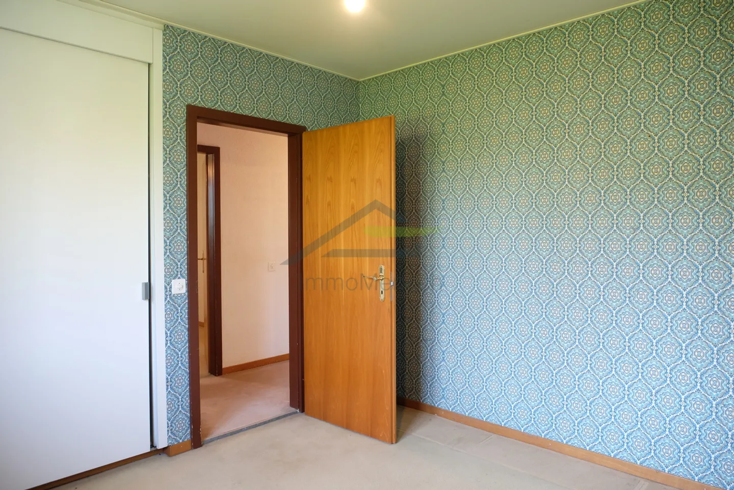 Detached single-family house with large garden and building reserve - Photo 11 of 13