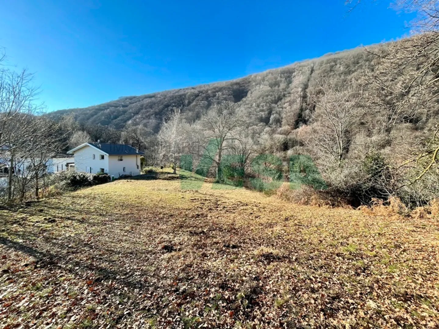 Bel terreno edificabile pianeggiante in zona tranquilla nel verde - Foto 3 di 5