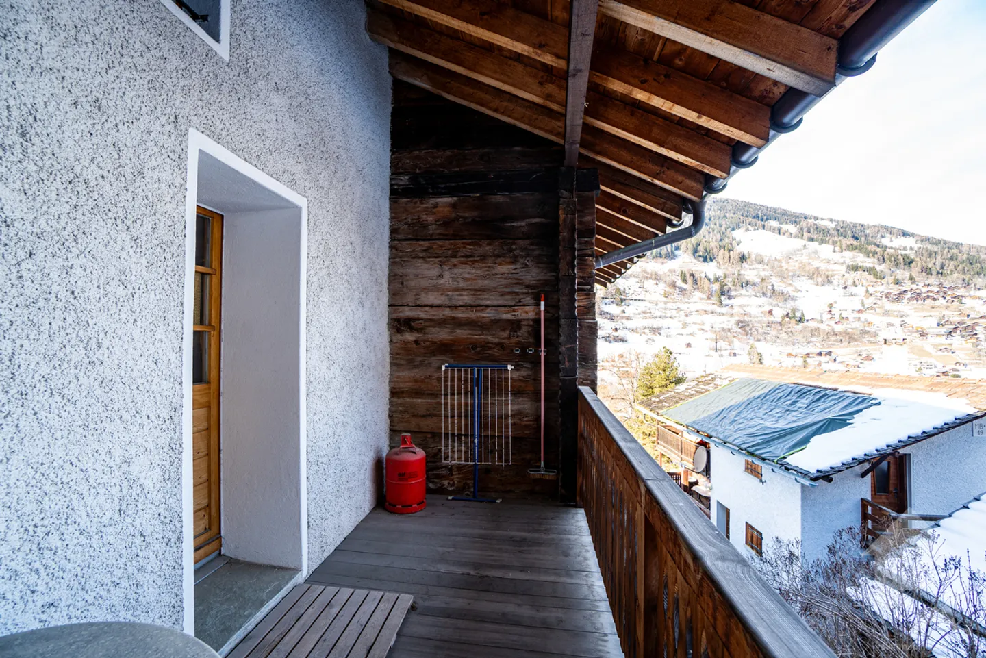 Chalet comprising two independent duplex apartments with convertible barn - Photo 12 of 13