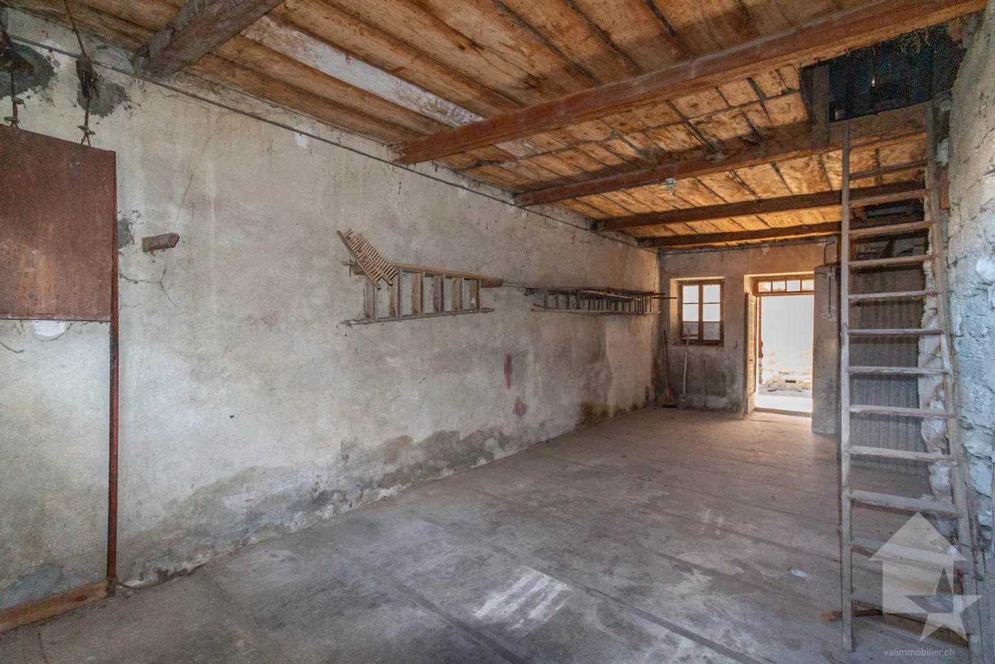 Fienile autentico con grande potenziale di trasformazione - Foto 6 di 11