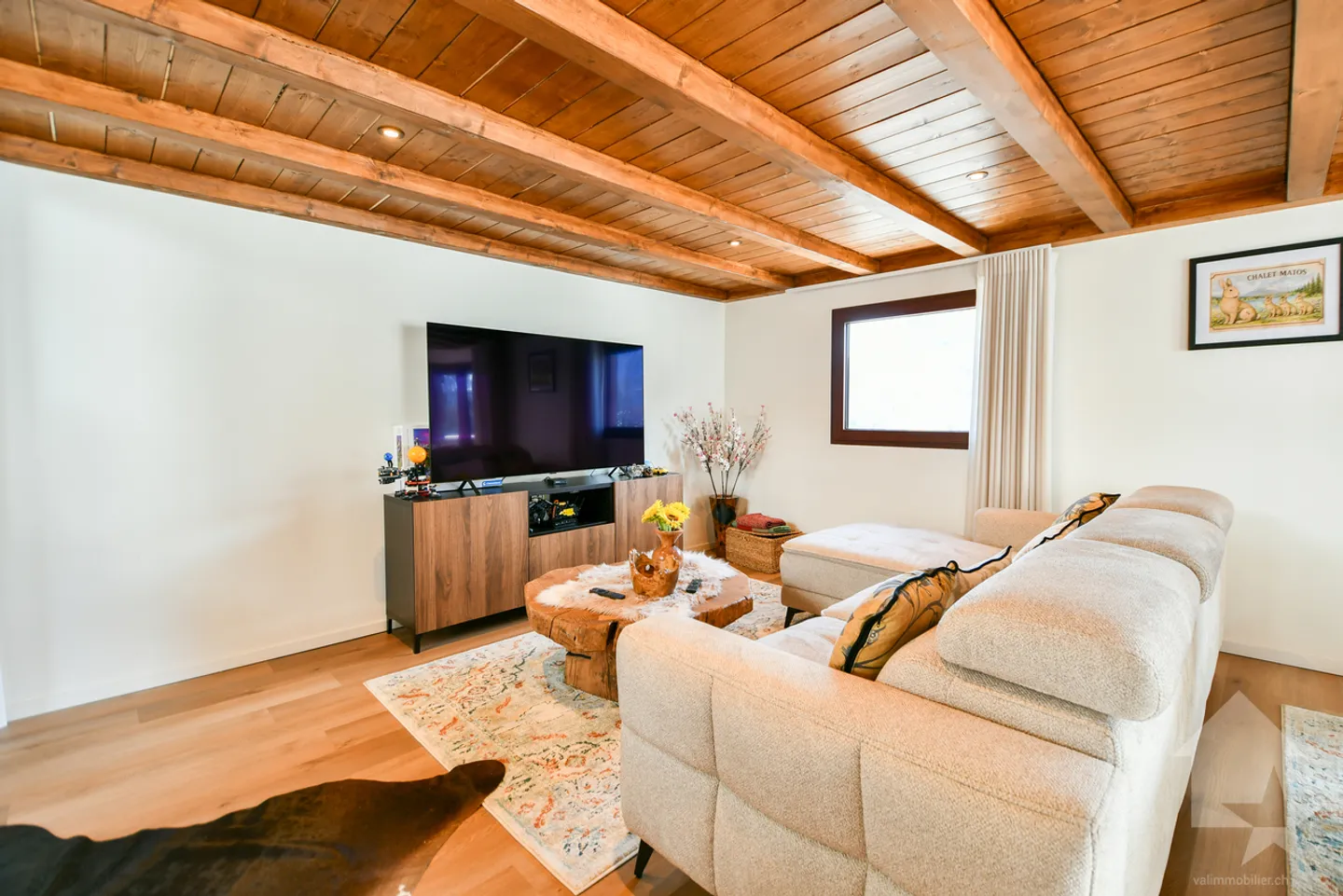 Magnifique chalet de caractère entièrement rénové - Photo 4 of 13