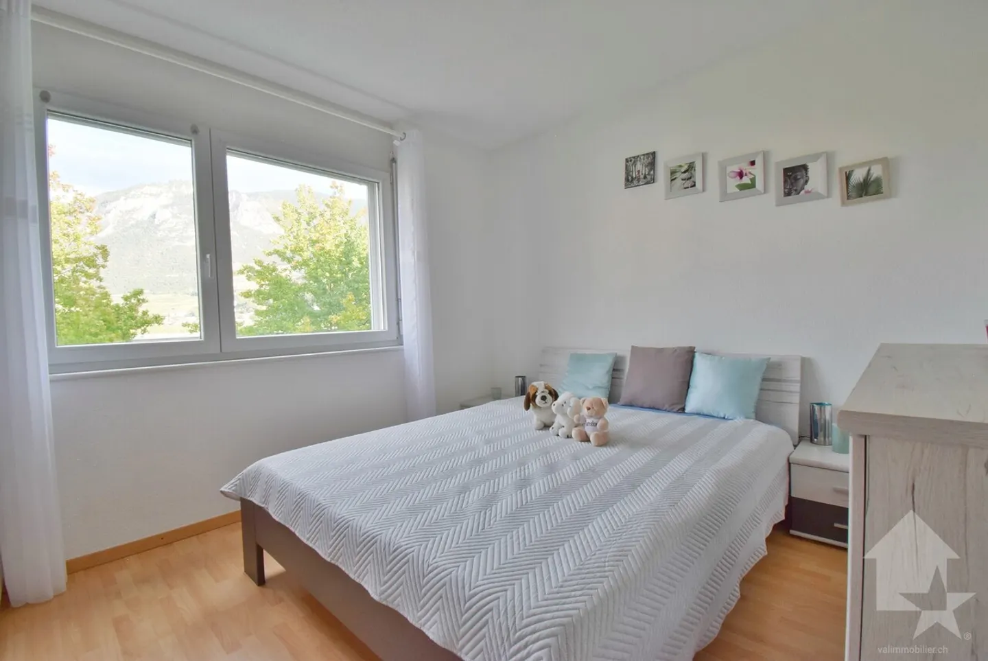 Wunderschöne 5,5-Zimmer-Wohnung mit einem überdachten Parkplatz und einer großen Terrasse! - Foto 11 von 13