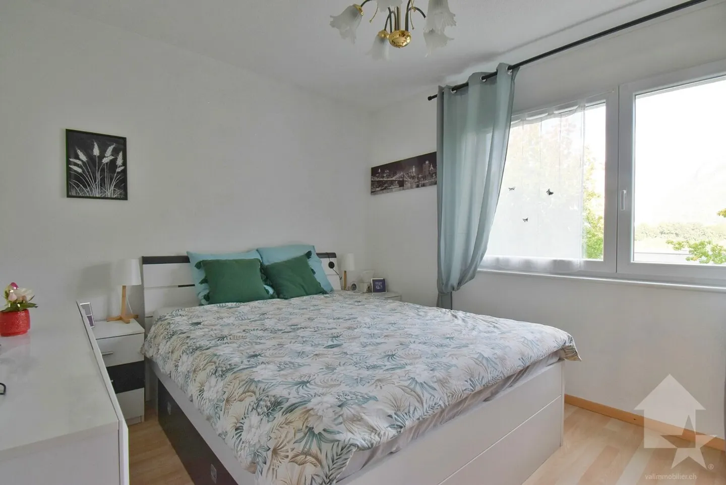Wunderschöne 5,5-Zimmer-Wohnung mit einem überdachten Parkplatz und einer großen Terrasse! - Foto 10 von 13