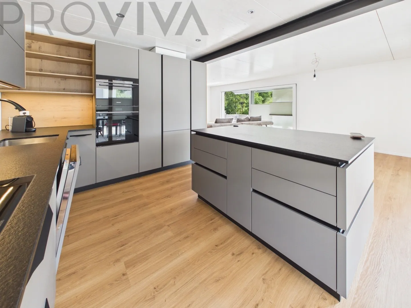 Modernes neues Haus mit grosszügigem Aussenbereich und viel Platz - Photo 3 sur 13