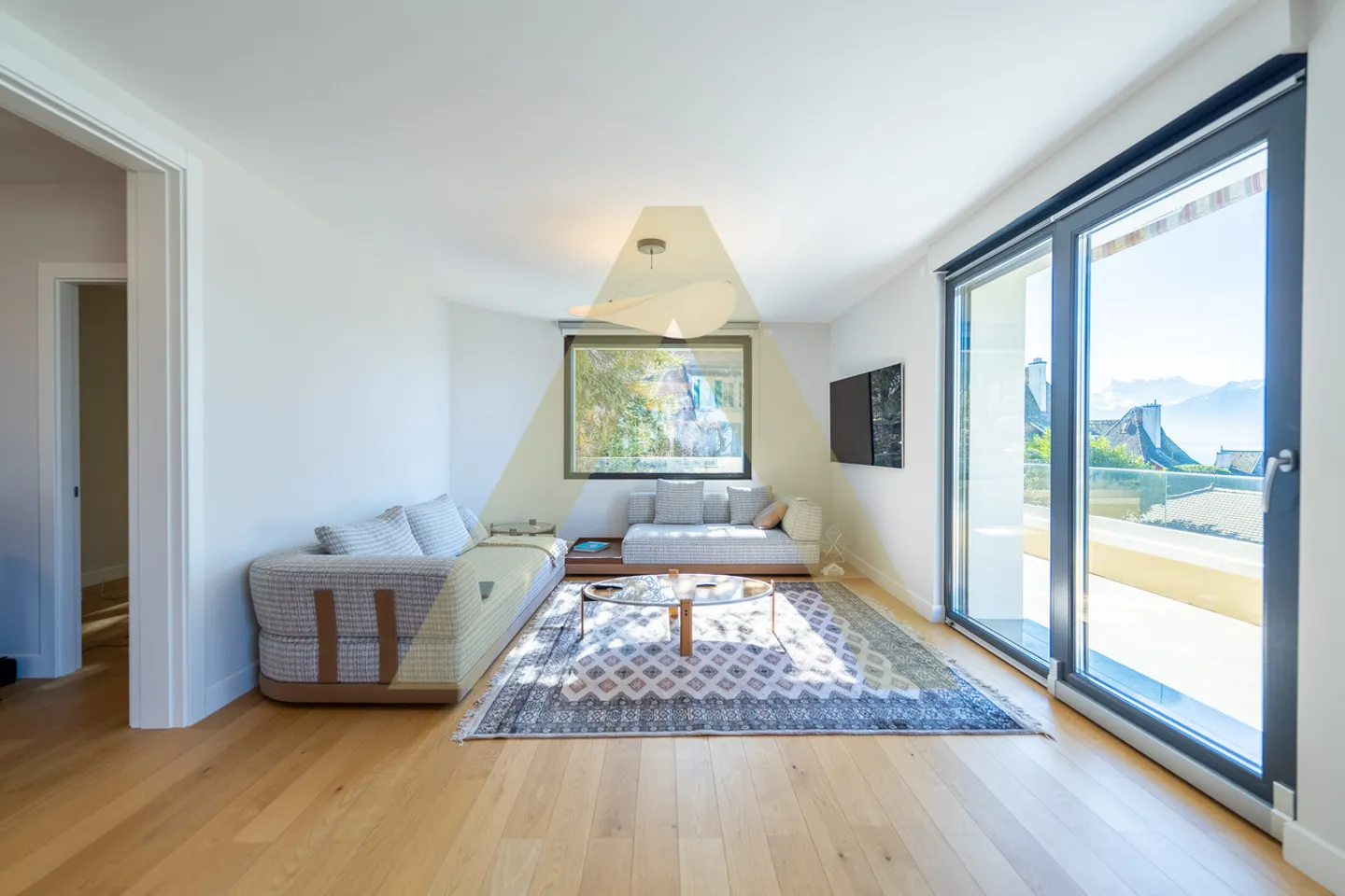 Splendida villa completamente ristrutturata con vista lago - Foto 4 di 13