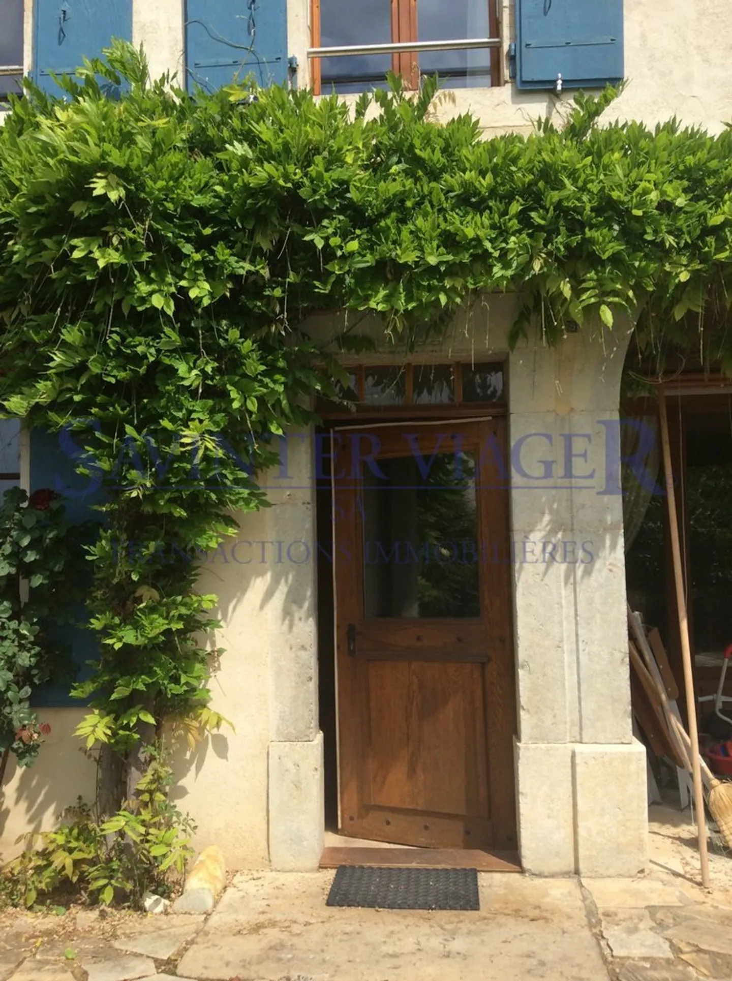 Fontaines-sur-Grandson, Magnificent Village House - Term Sale - Photo 3 of 13