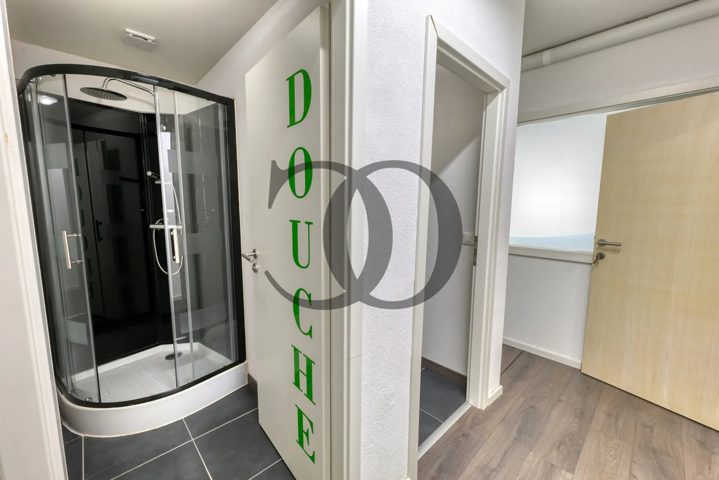 Spazio artigianale moderno a Châtel-St-Denis - Foto 7 di 13